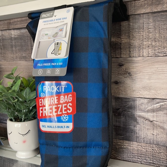 ❤️NEW!!!❤️Freezable Wine Bag. No ice packs needed. - Picture 5 of 11